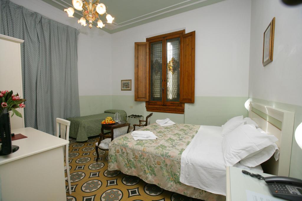 Hotel Desiree Floransa Dış mekan fotoğraf